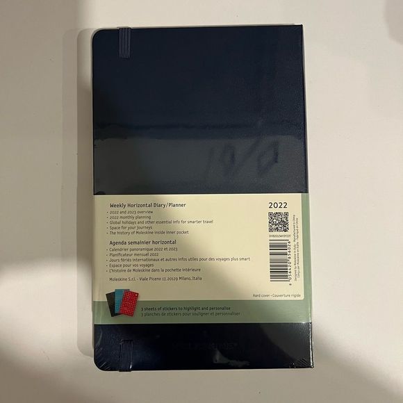 5x8” Navy Moleskine Weekly Horizontal Diary/Planner - Picture 2 of 2